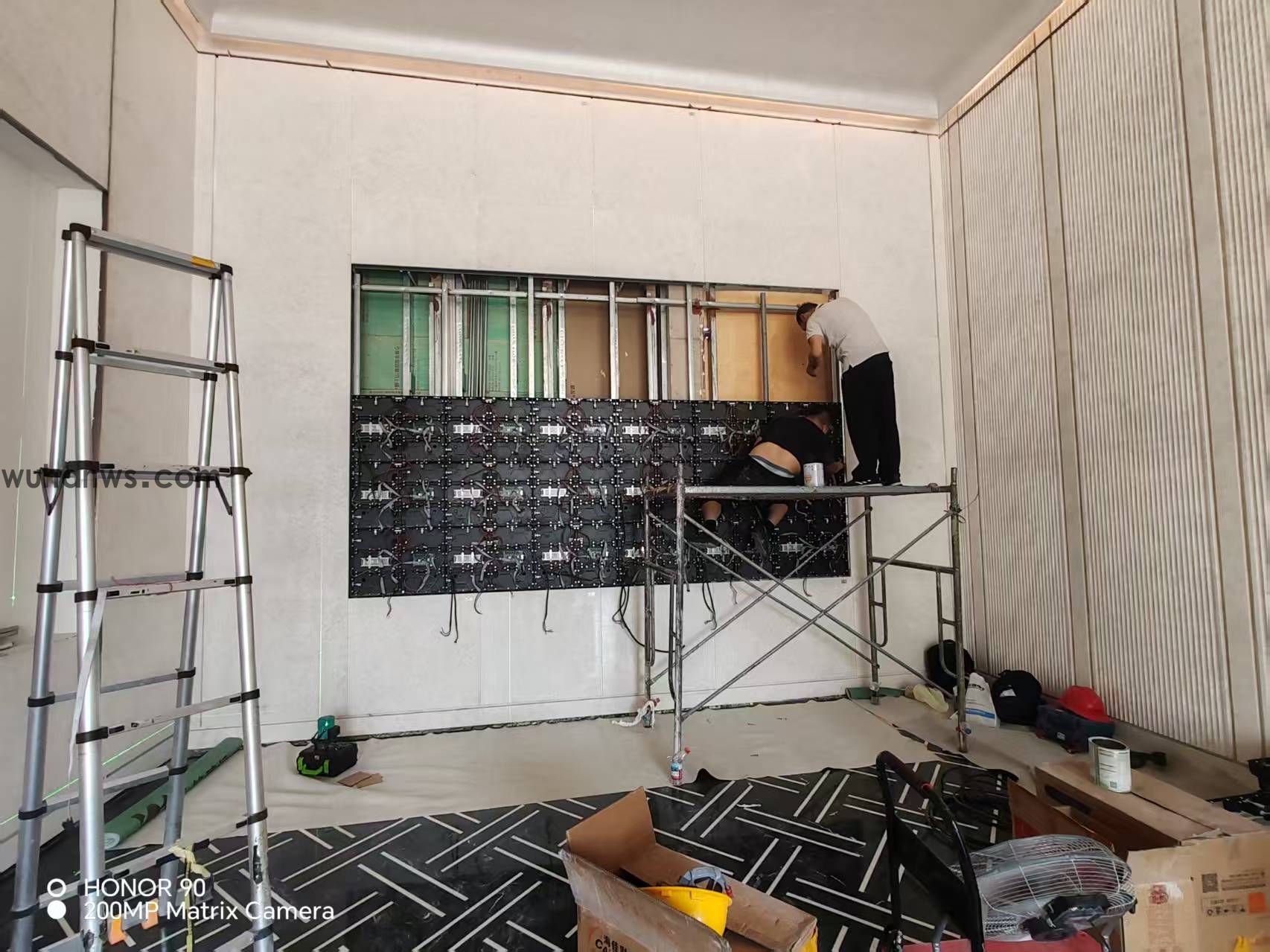 武汉某地产公司交付1块LED显示屏